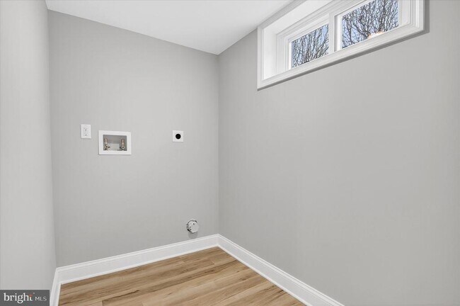 Building Photo - 1607 N Glebe Rd