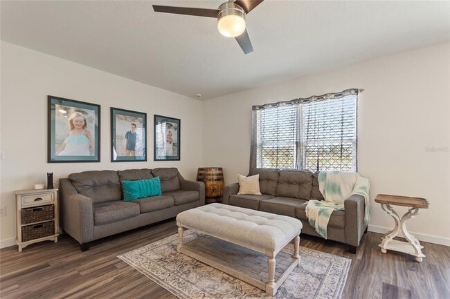 Building Photo - 421 Chayne Pl