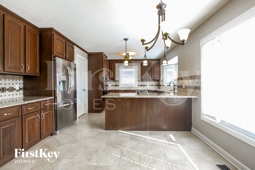 Building Photo - 6775 Anna Ct