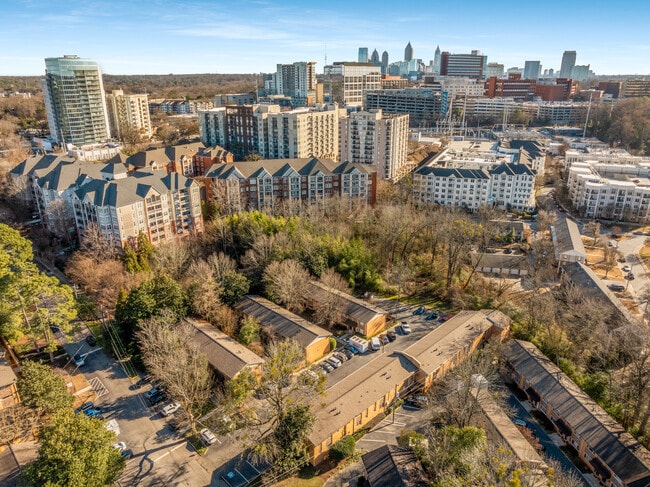 Building Photo - 100 Biscayne Dr NW
