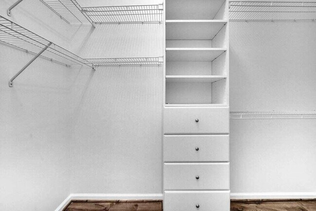 Building Photo - 8597 Via Brilliante