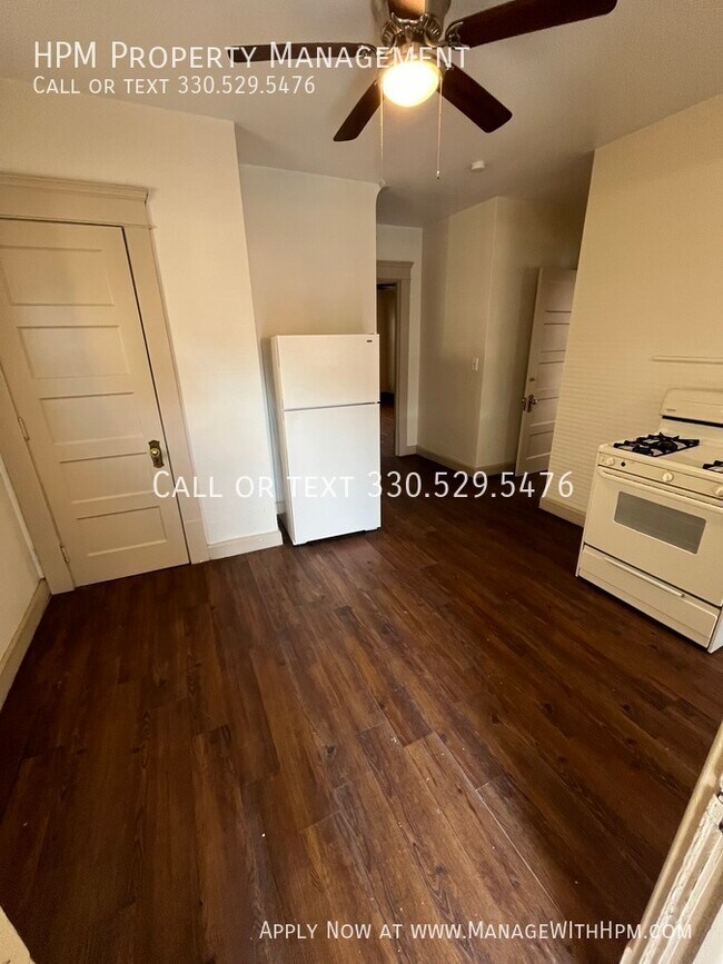 Building Photo - 28 Grand Ave