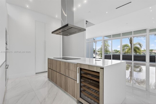 Building Photo - 3750 Yacht Club Dr