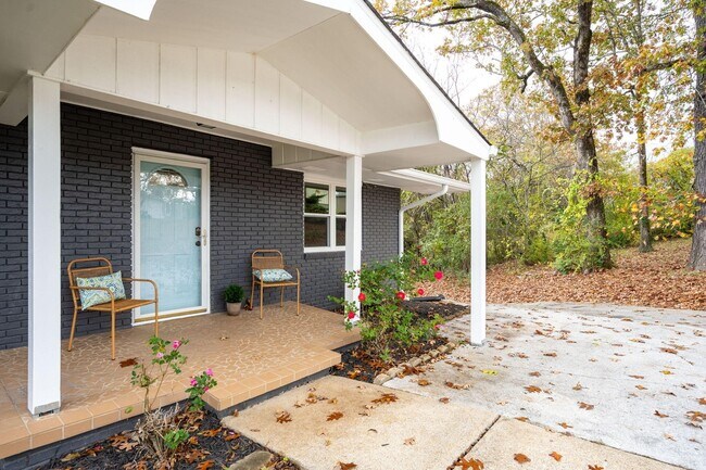 Building Photo - 9100 Coventry Ln