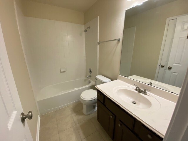 Secondary Bath - 4410 Greens Orchard Dr