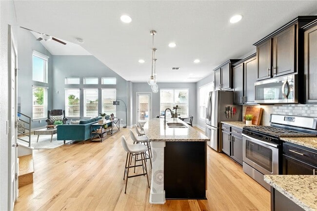 Building Photo - 7308 Oberon St