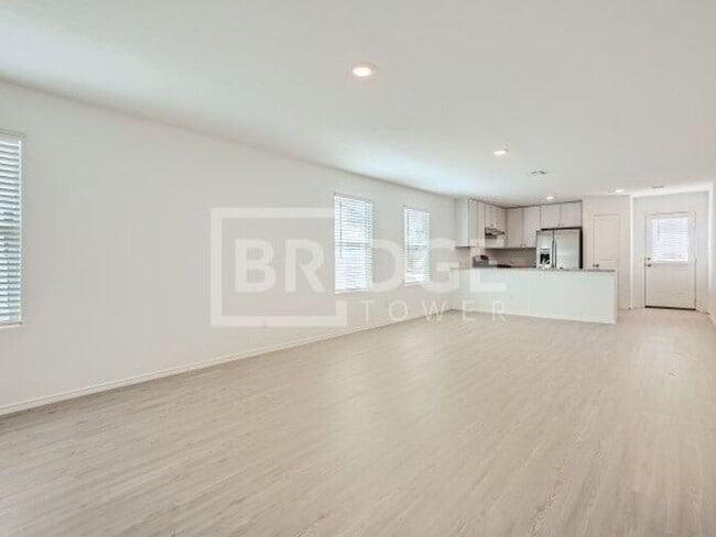 Building Photo - 2403 Lake Hls