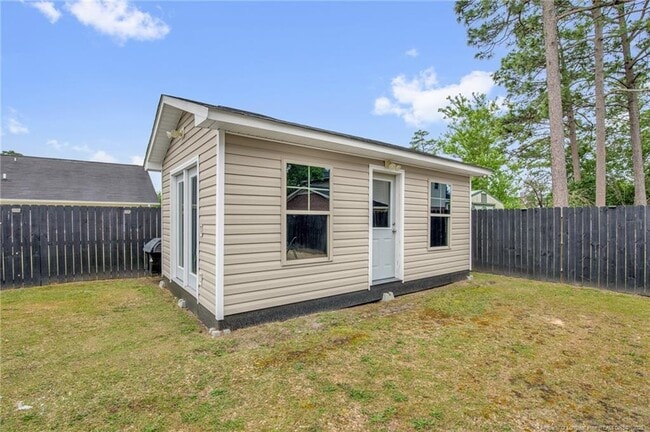 Building Photo - 7457 Avila Dr