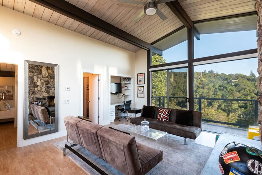 Building Photo - 17389 Mallard Dr