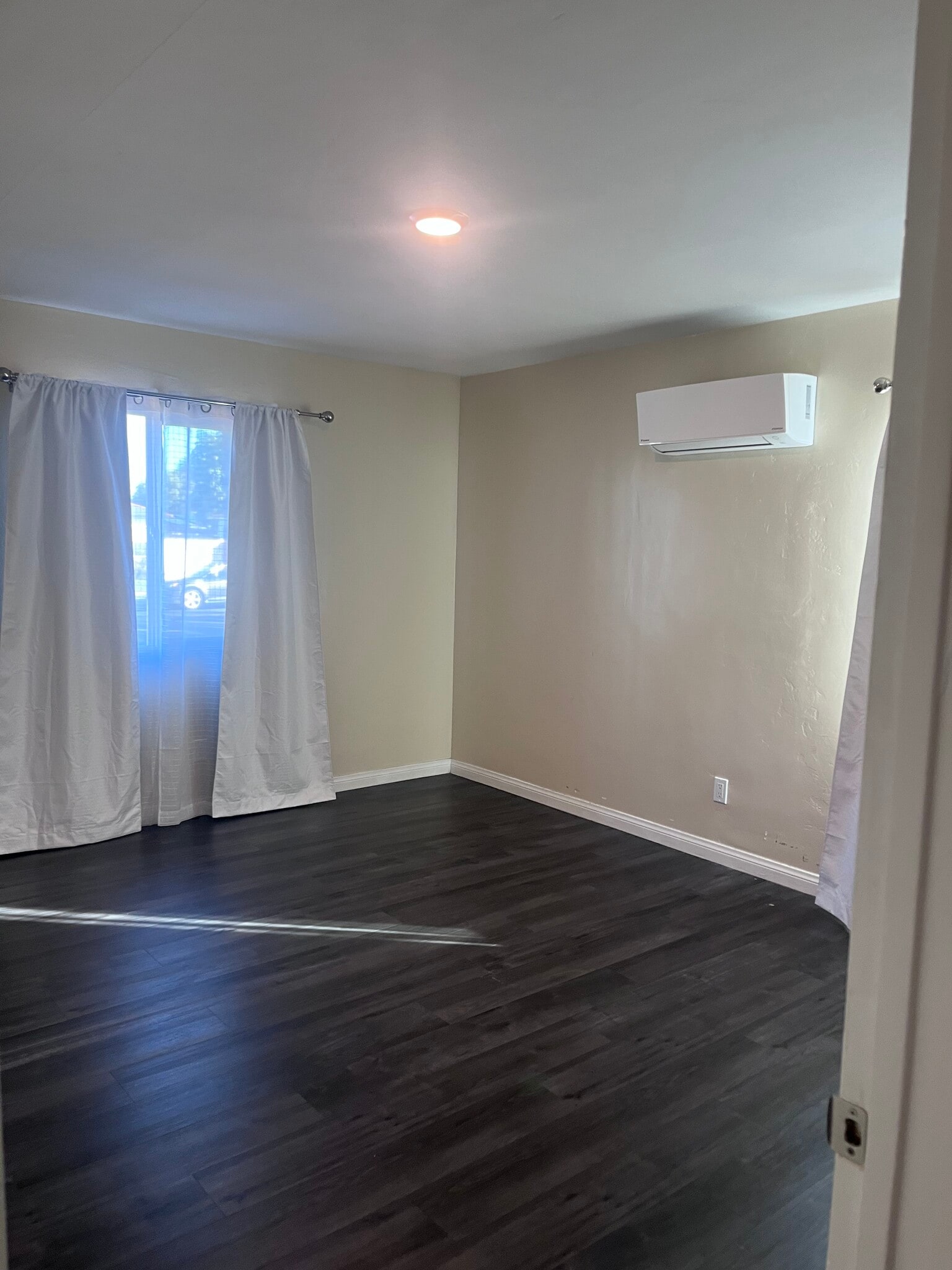 Livingroom - 144 F St