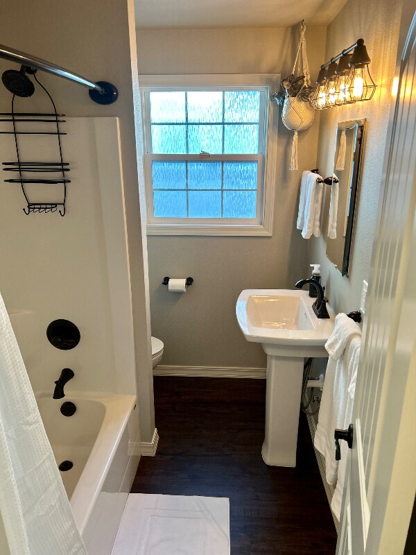 Building Photo - 2225 Breyman St NE