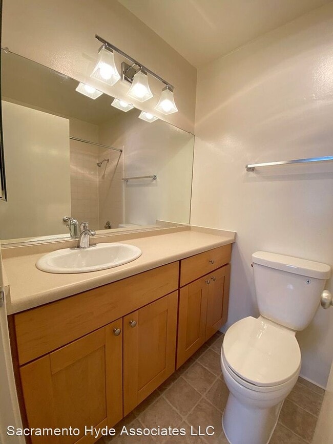 Building Photo - 1490 Sacramento St