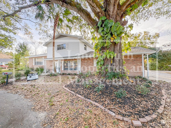 Building Photo - 1631 Monterey Ln