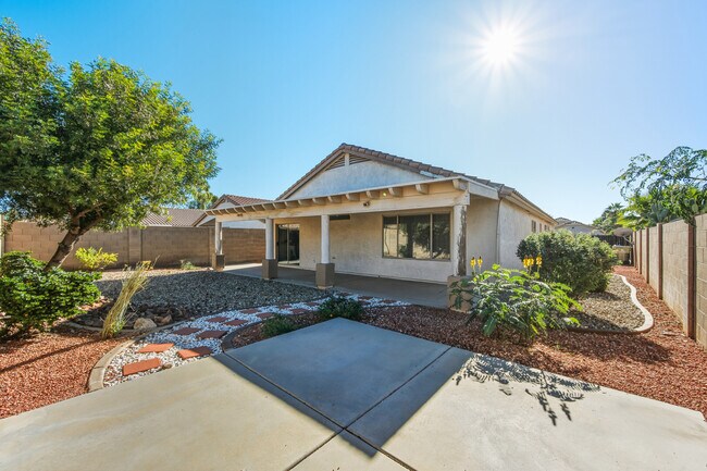 Building Photo - 6978 W Kings Ave