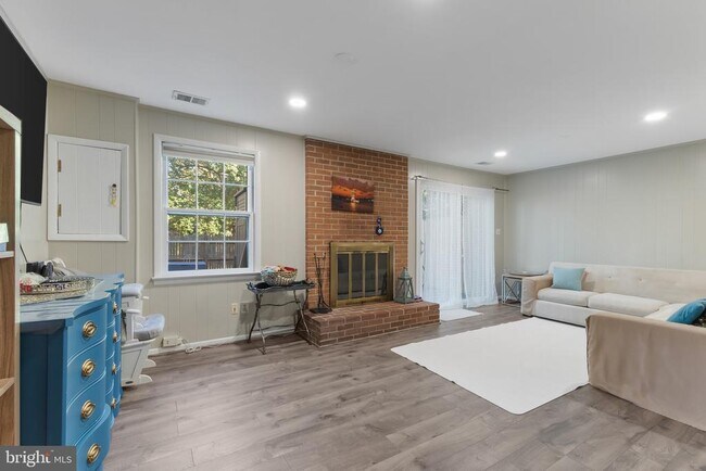 Building Photo - 2805 Lafora Ct