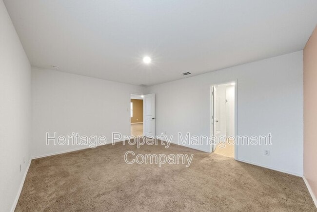 Building Photo - 140 Wood Moss Dr