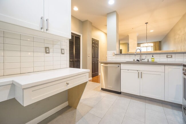 Building Photo - 9223 122nd Ct NE