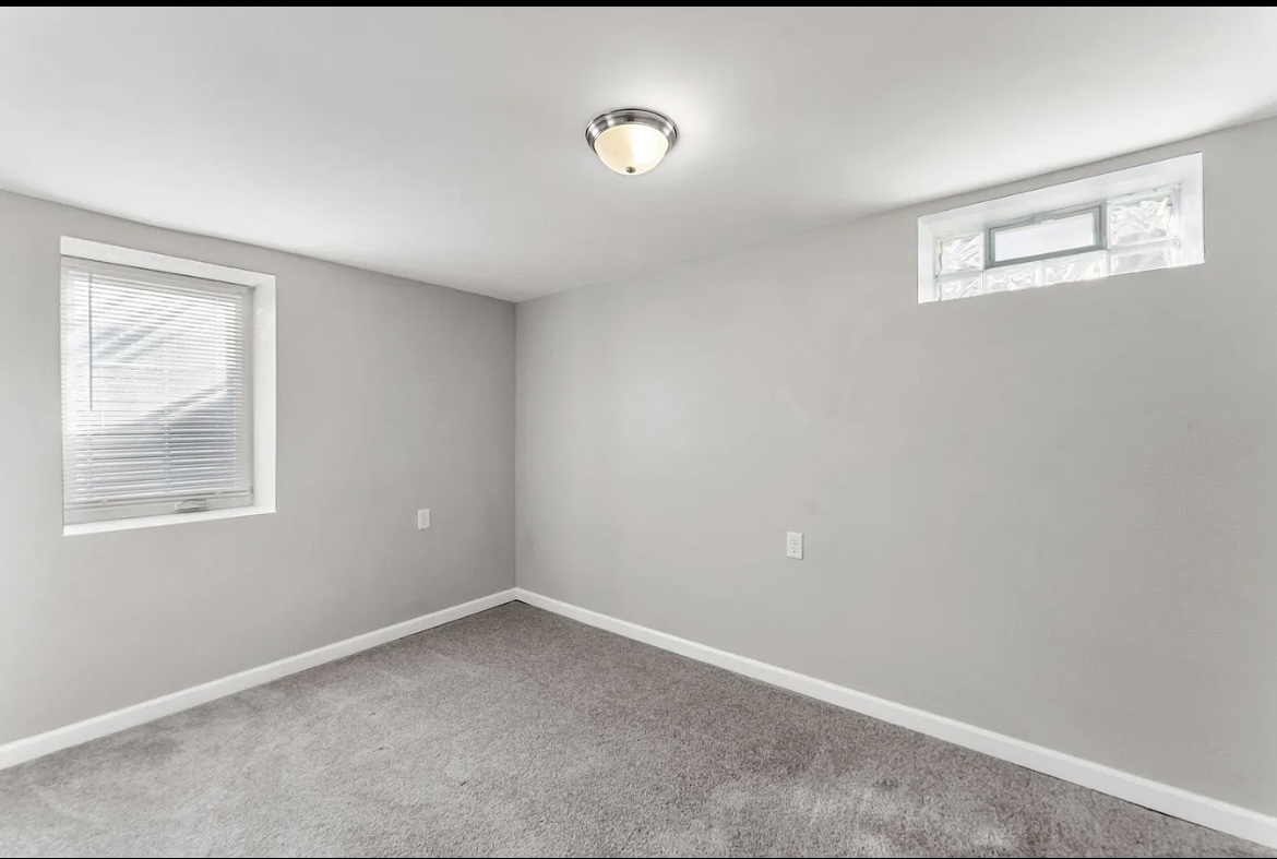 Building Photo - 383 Dewey St