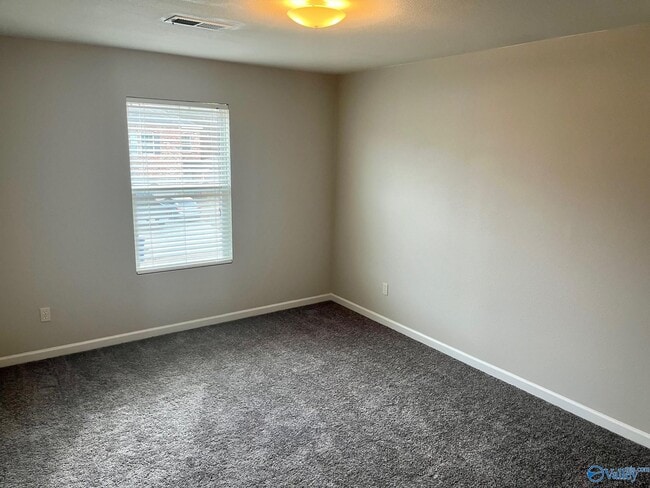 Building Photo - 193 Cloverbrook Dr