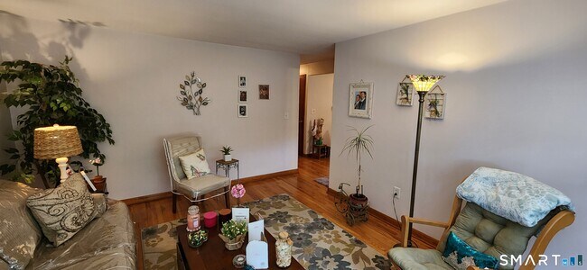Building Photo - 219 3rd Ave