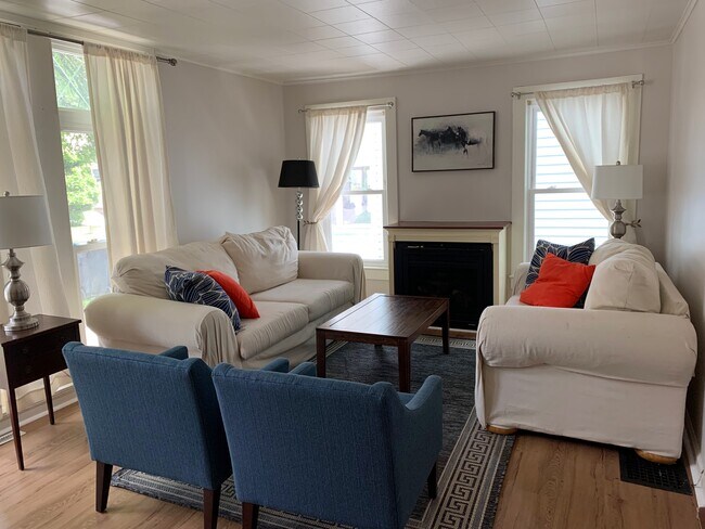 Building Photo - 111 Clinton St