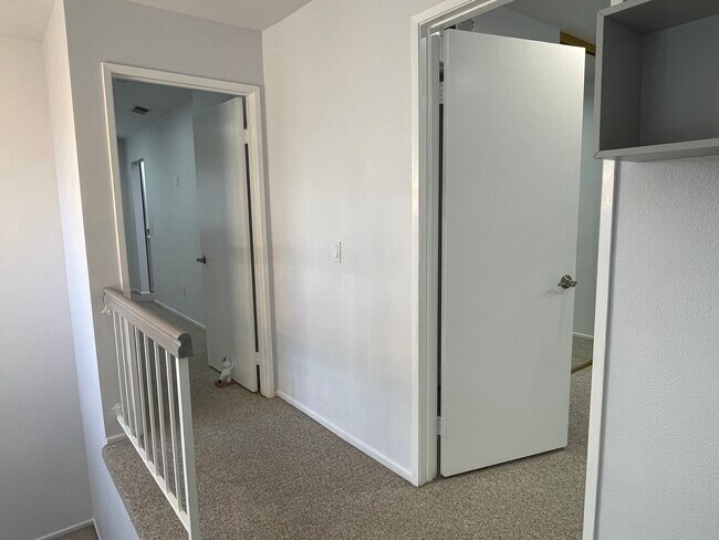 Building Photo - 4285 Ironwood Dr