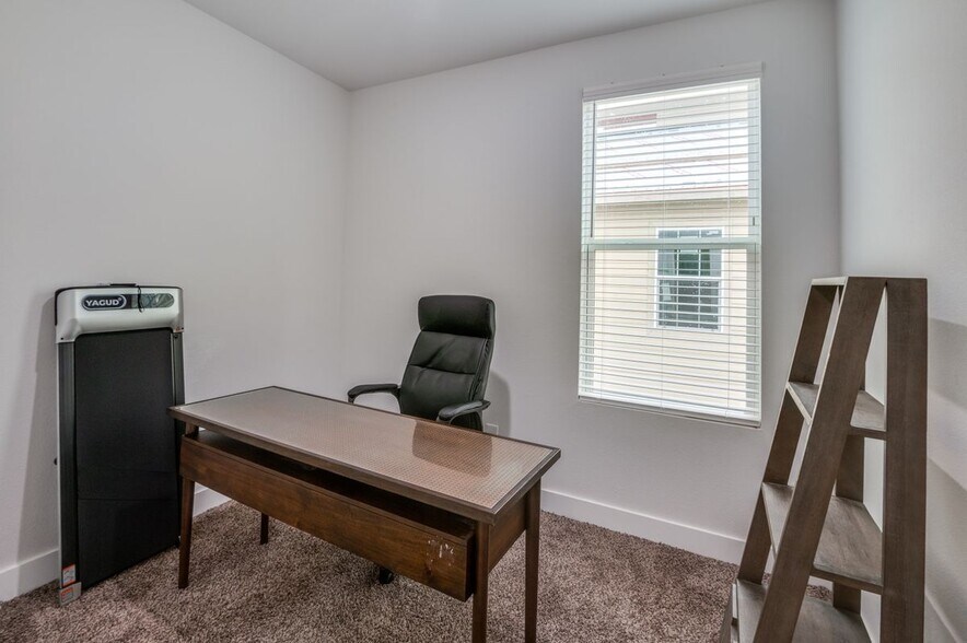 Building Photo - 2325 Budd St