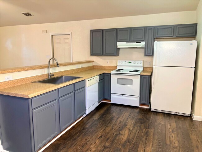 Building Photo - 1524 Well St