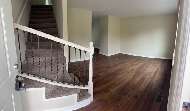 Building Photo - 1208 Park Hill Cir