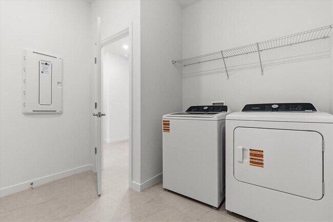 Building Photo - 11216 Sycamore Glen Loop