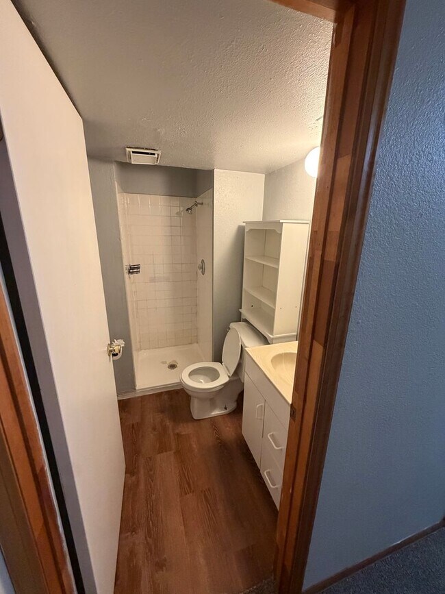 Building Photo - Vickers Heights 4 Bedroom, 3 Bathroom Single Family Home with Fenced in Yard