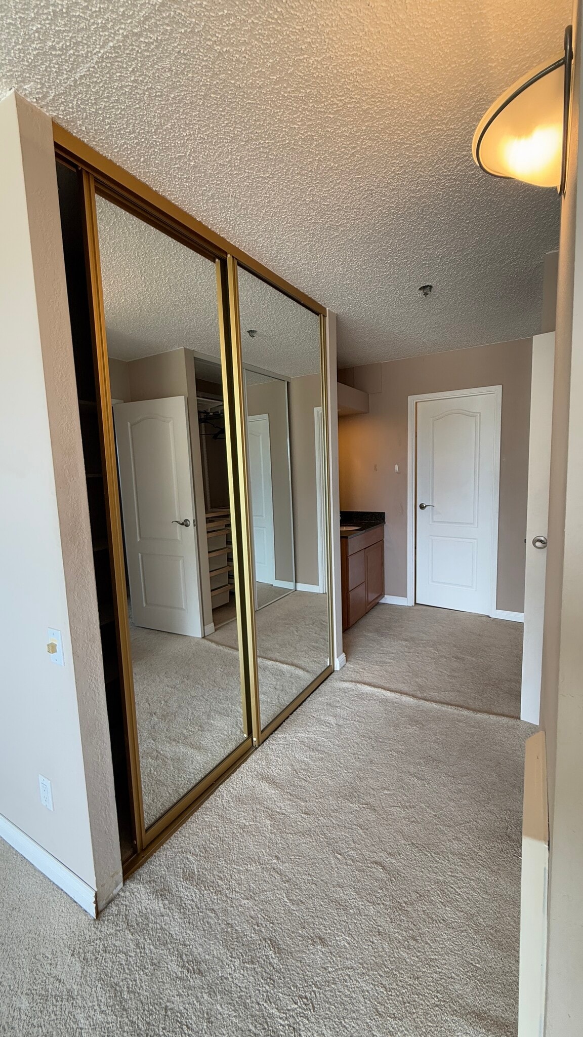 Building Photo - 555 Pierce St