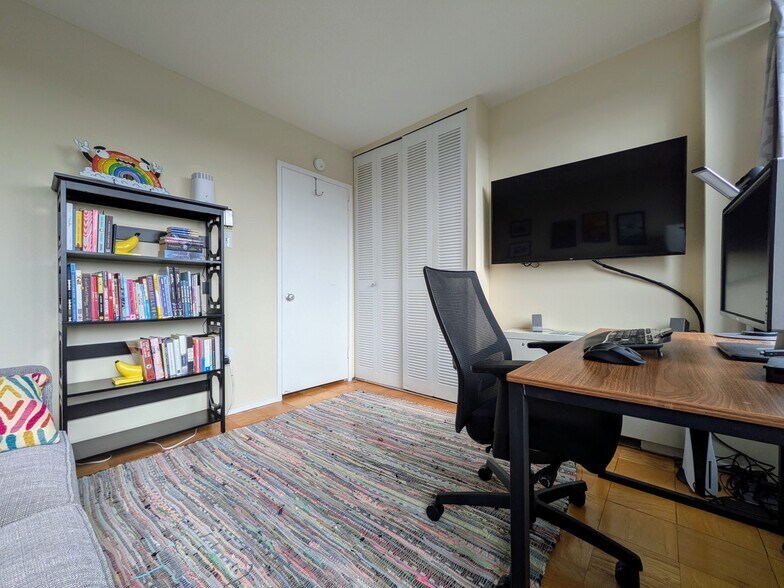 Second bedroom / home office - 1301 Delaware Ave SW