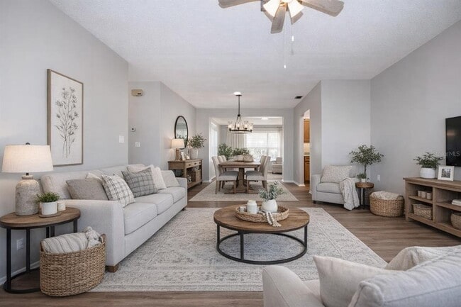 Building Photo - 802 Buttonwood Dr