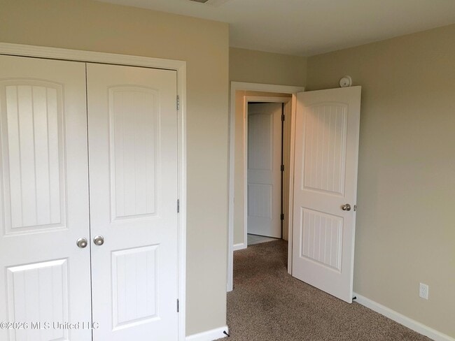 Building Photo - 1126 River Wood Creek W