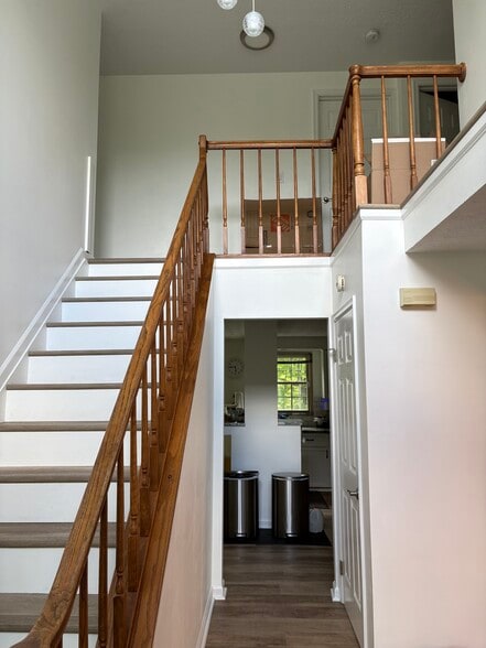 Building Photo - 7927 Saddleback Pl