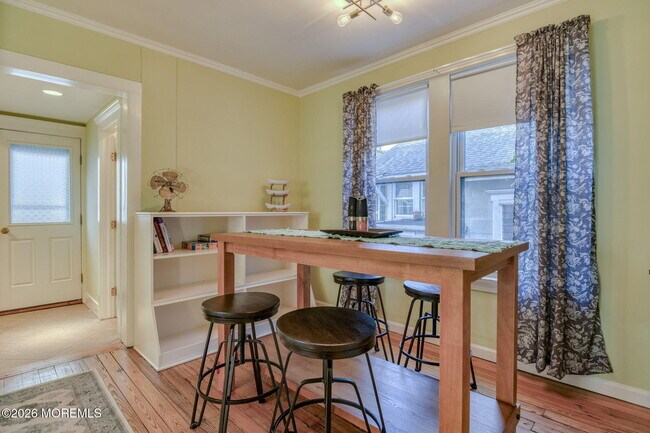 Building Photo - 26 Heck Ave