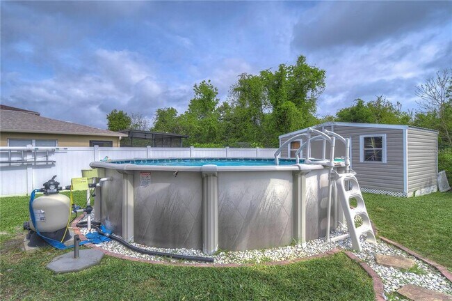 Building Photo - 17455 Garden Heath Ct