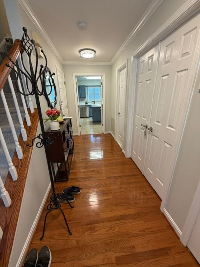 Building Photo - SPACIOUS SF HOME IN GERMANTOWN
