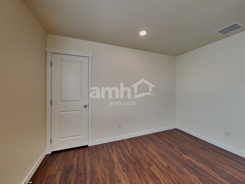 Building Photo - 9508 W Shumard St
