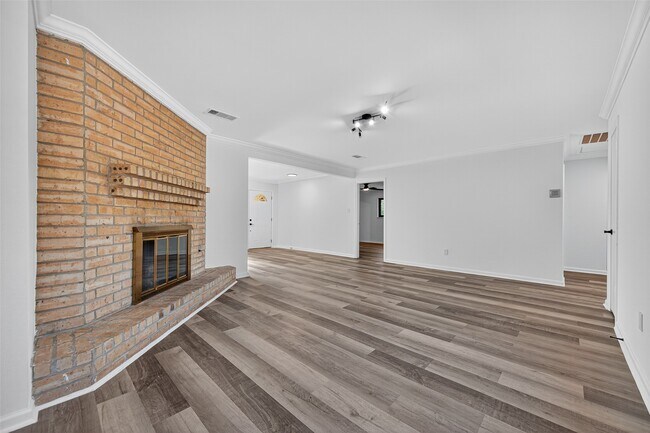 Building Photo - 17418 Largs Cir