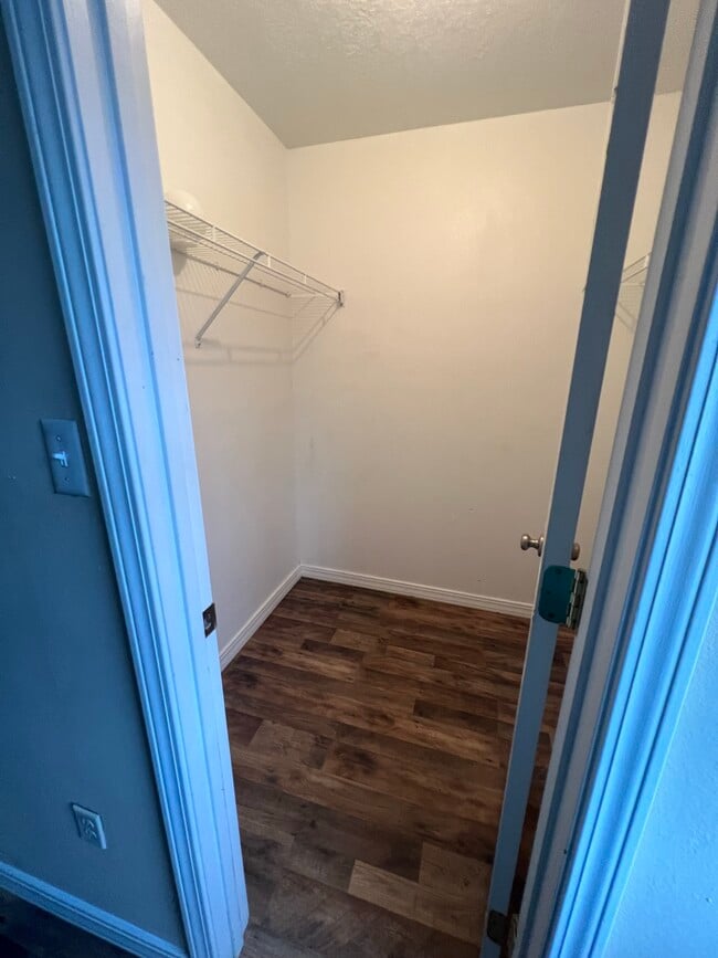 Building Photo - 1625 Martin Bluff Rd