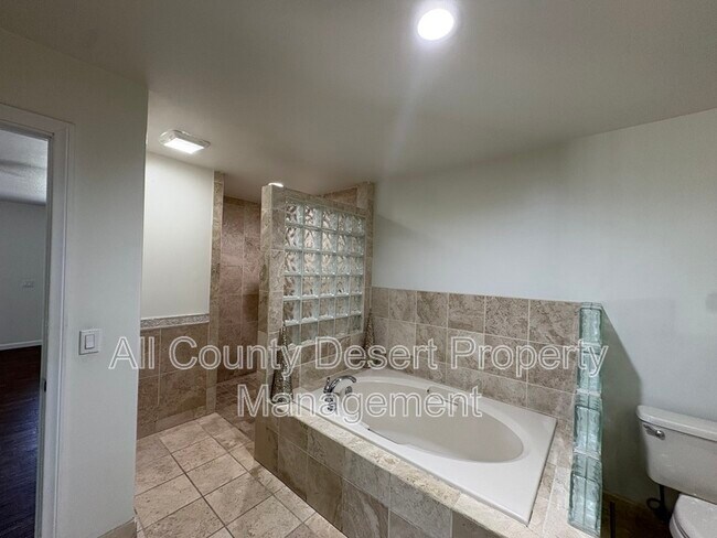 Building Photo - 78823 Ave 42