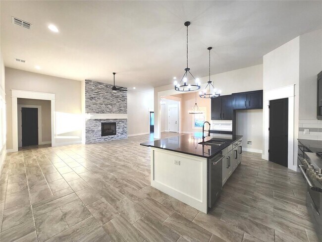 Building Photo - 101 Tralee Ln