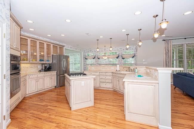 Building Photo - 12131 Landings Blvd