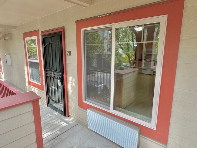 Building Photo - 9817 NE Irving St
