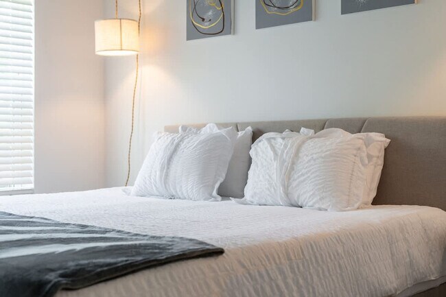 Building Photo - 14532 Star Water Rd