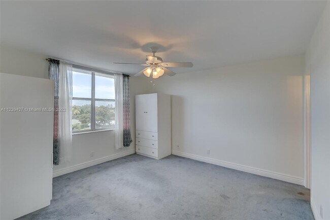 Building Photo - 4501 NE 21st Ave