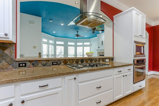 Building Photo - 306 Enid St