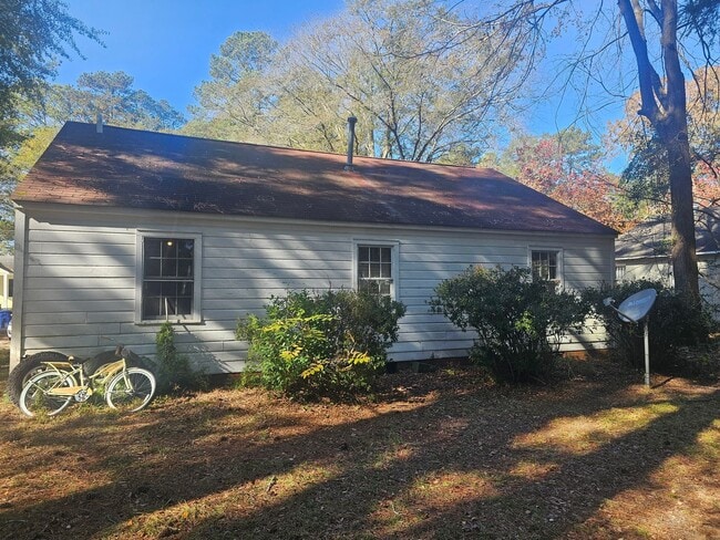 Building Photo - New Listing